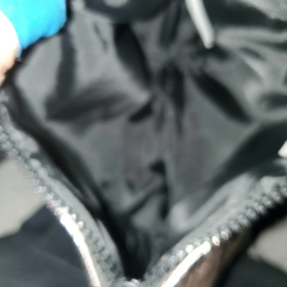 Makeup bag - Picture 2 of 2